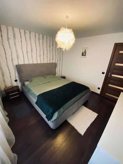 Aparthotel City Center Targu Ocna Esterno foto