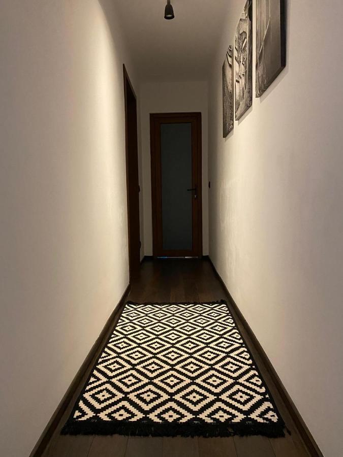 Aparthotel City Center Targu Ocna Esterno foto
